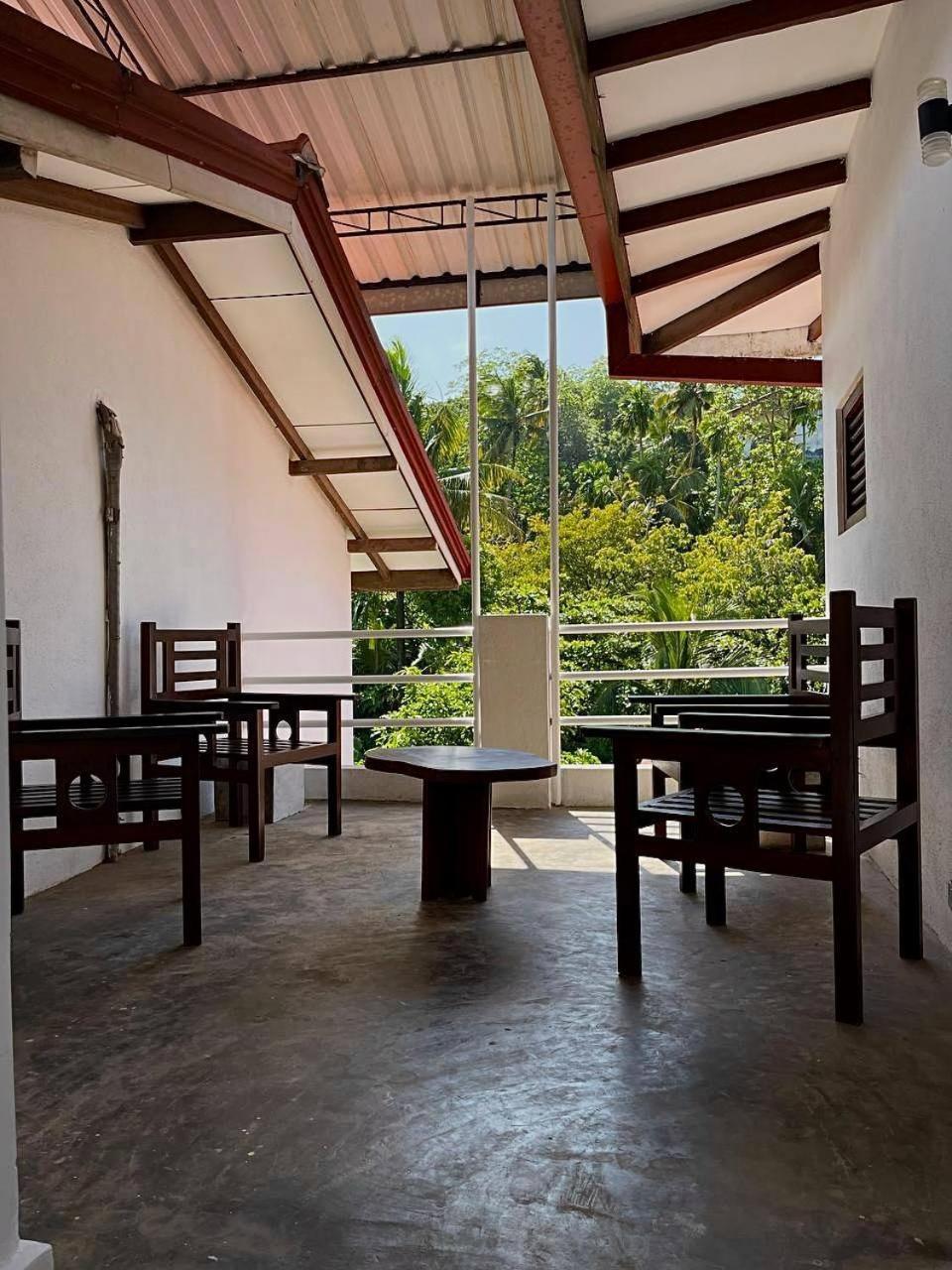 Riverside Cabanas Mirissa Ngoại thất bức ảnh
